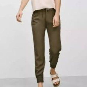 𝅺Aritzia TNA Jogger Pants Olive Green Rayon Size XS